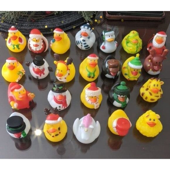 Joyin 24 PCS Christmas Rubber Duck for Stocking Stuffers Bath Toys - Picture 5 of 5